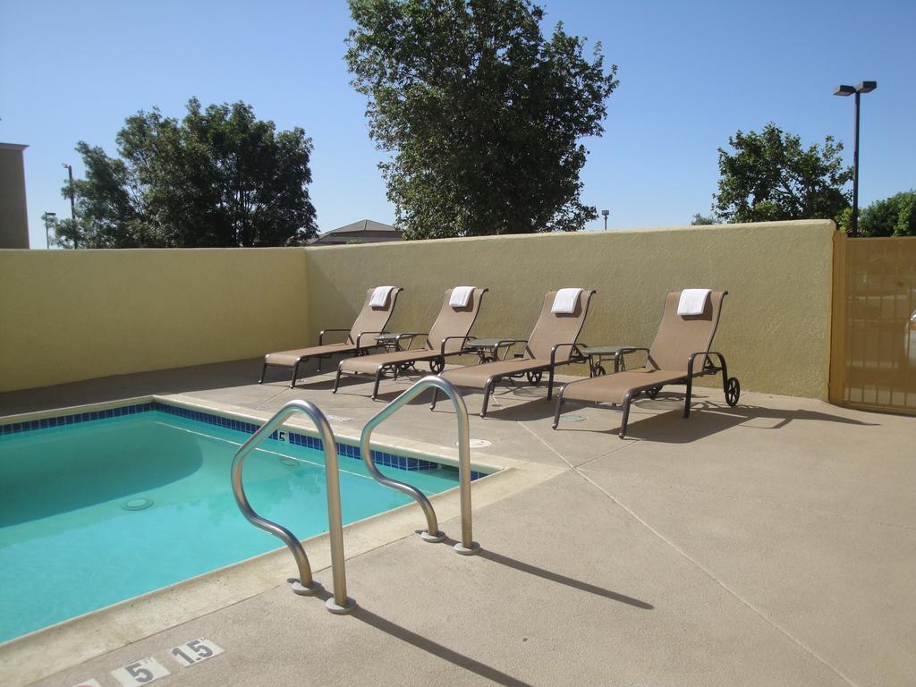 Comfort Suites Victorville-Hesperia מראה חיצוני תמונה