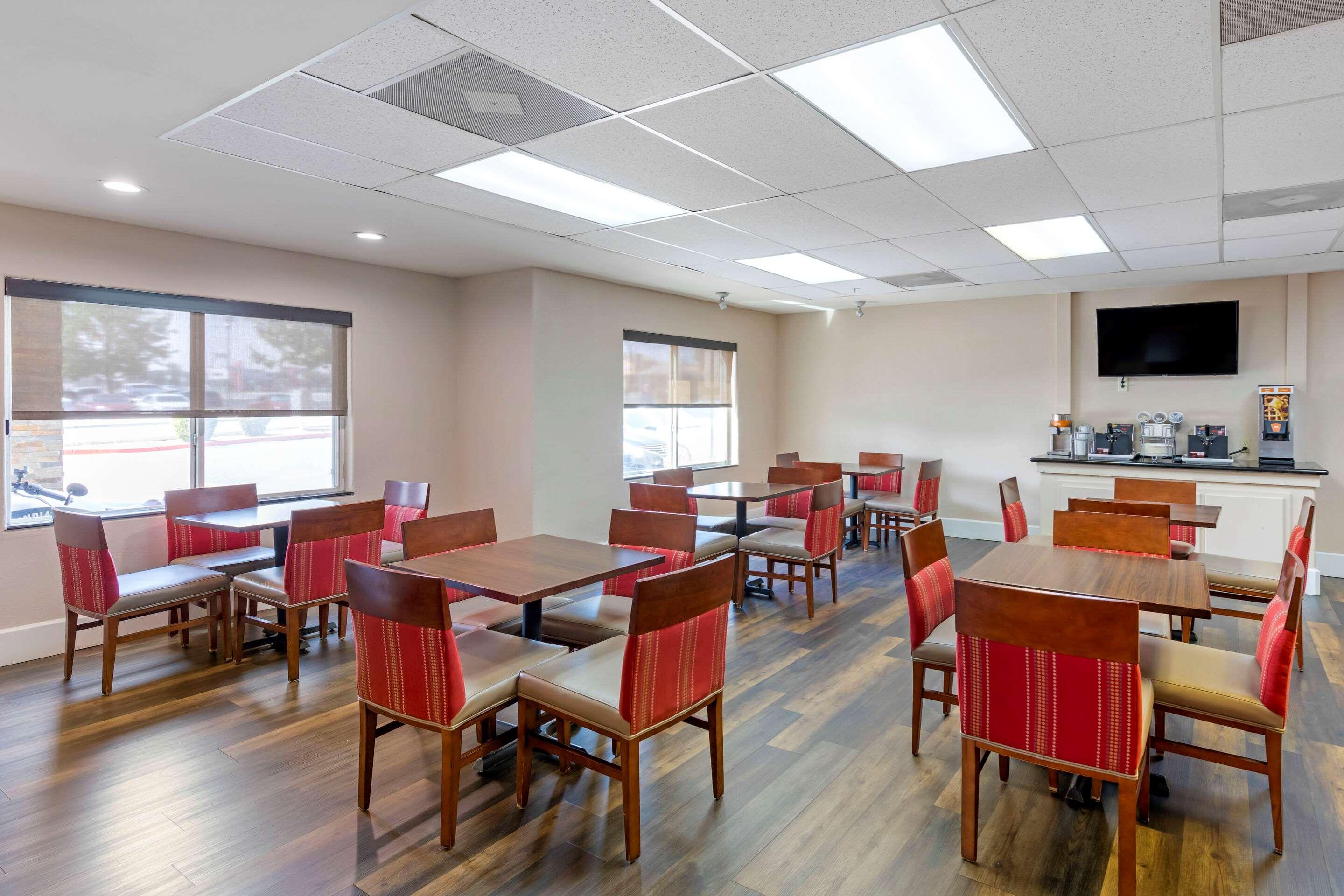 Comfort Suites Victorville-Hesperia מראה חיצוני תמונה